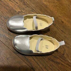 Gap Kids Silver Shoes - Size 6